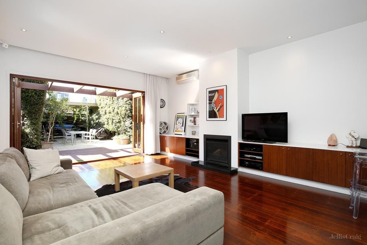 2 bedrooms House in 21 Fitzgerald Street SOUTH YARRA VIC, 3141