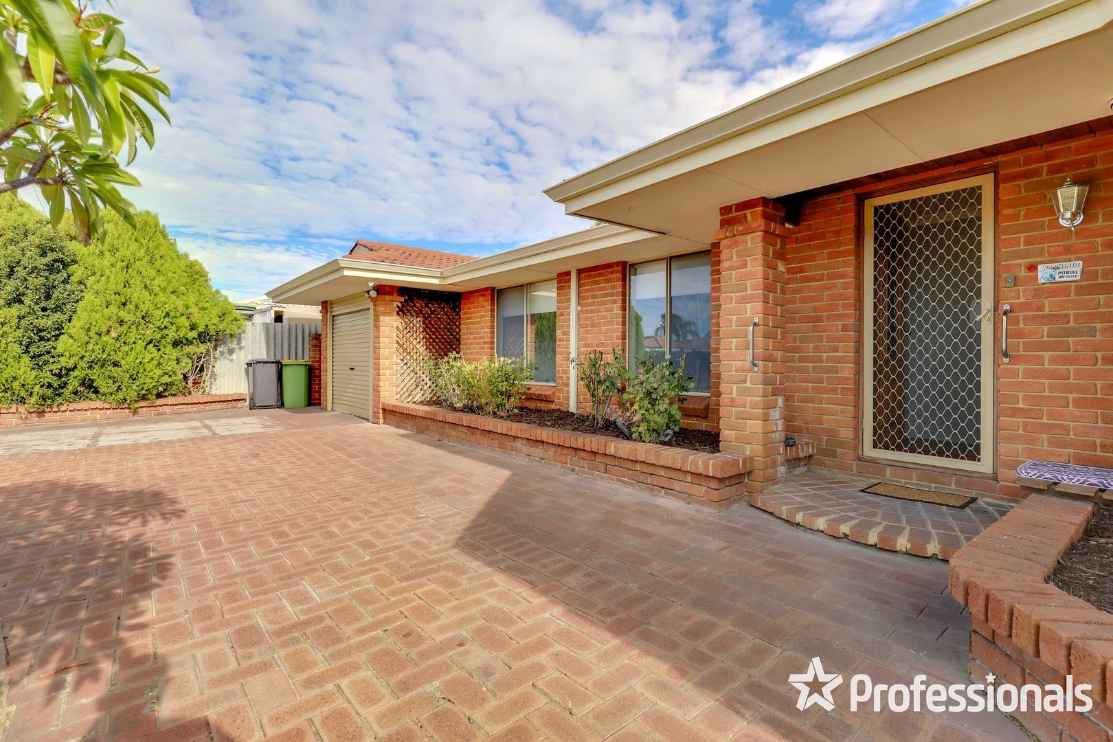 60 Forest Lakes Drive, Thornlie WA 6108, Image 1