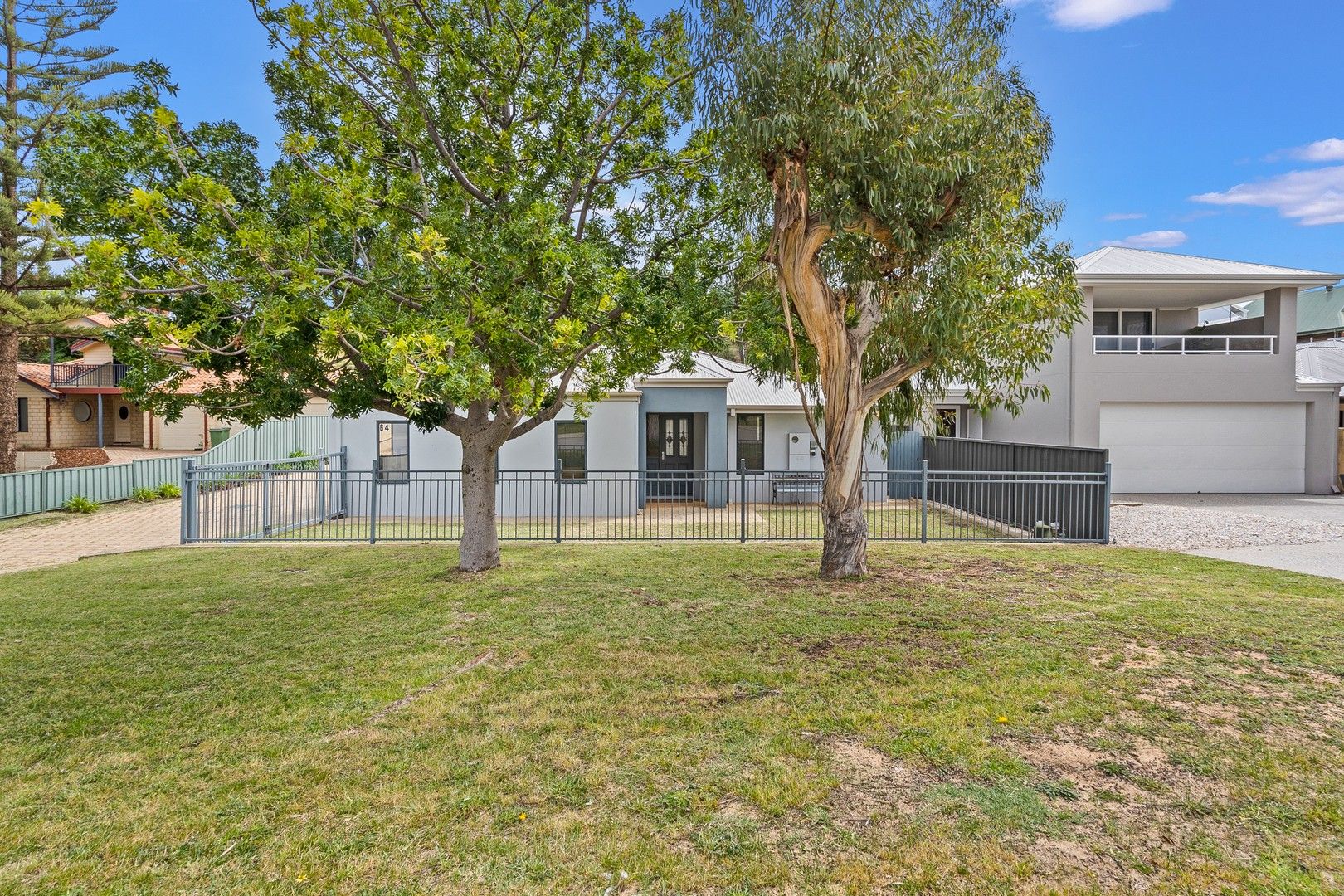 3 bedrooms House in 64 Janis Street HALLS HEAD WA, 6210