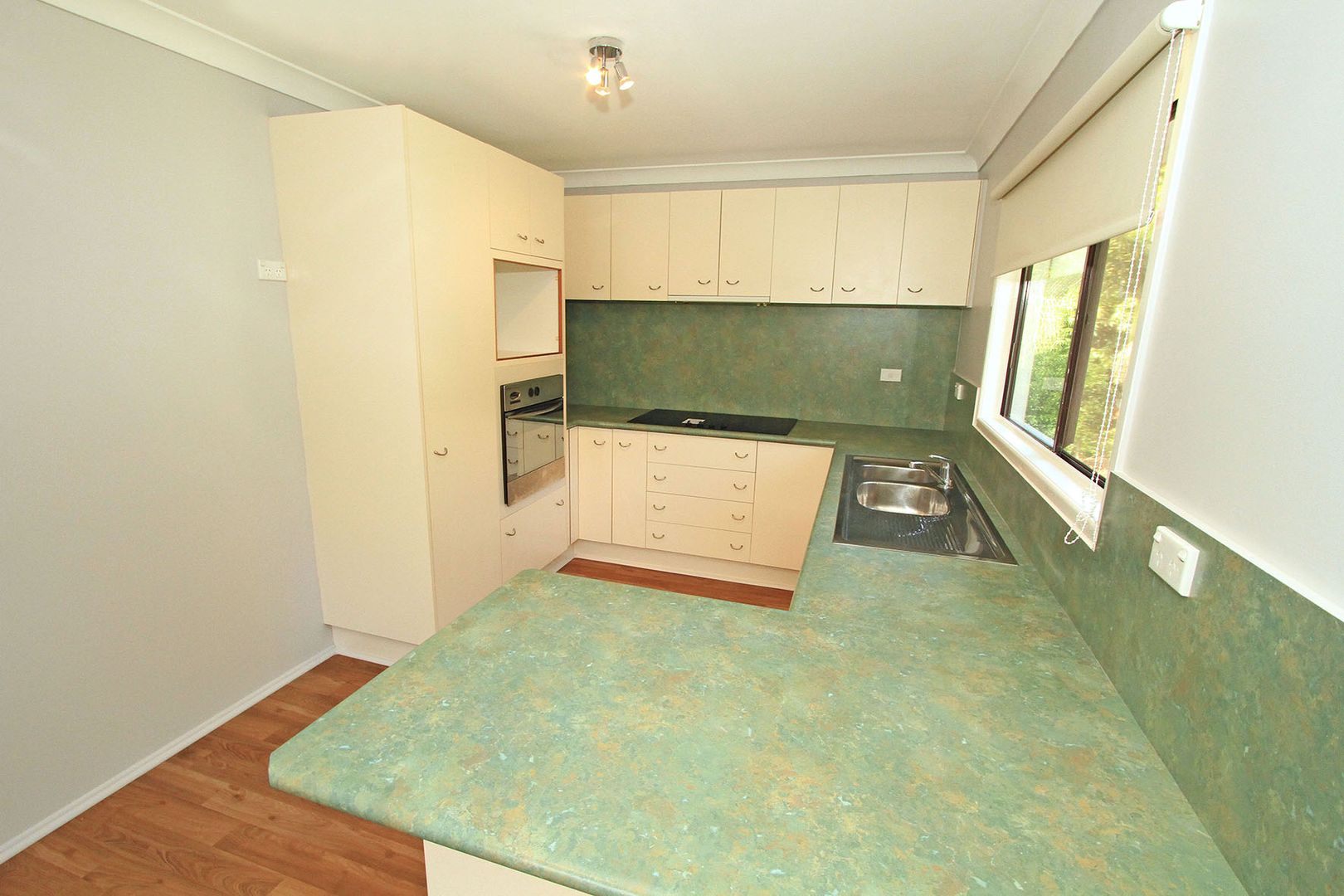 32 Meikleville Street, MEIKLEVILLE HILL QLD 4703, Image 2