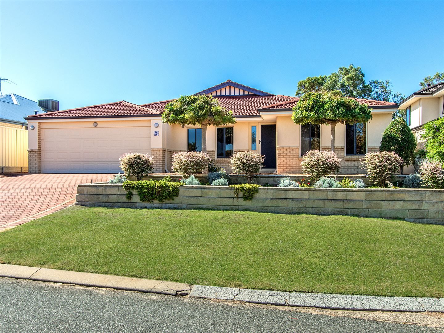 4 bedrooms House in 14 Hoskin Way BALDIVIS WA, 6171
