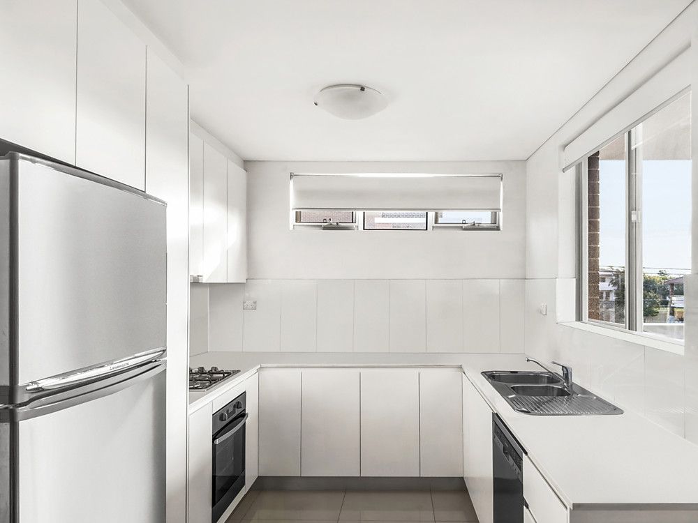 2 bedrooms Apartment / Unit / Flat in 4/75 Trafalgar Street PEAKHURST NSW, 2210