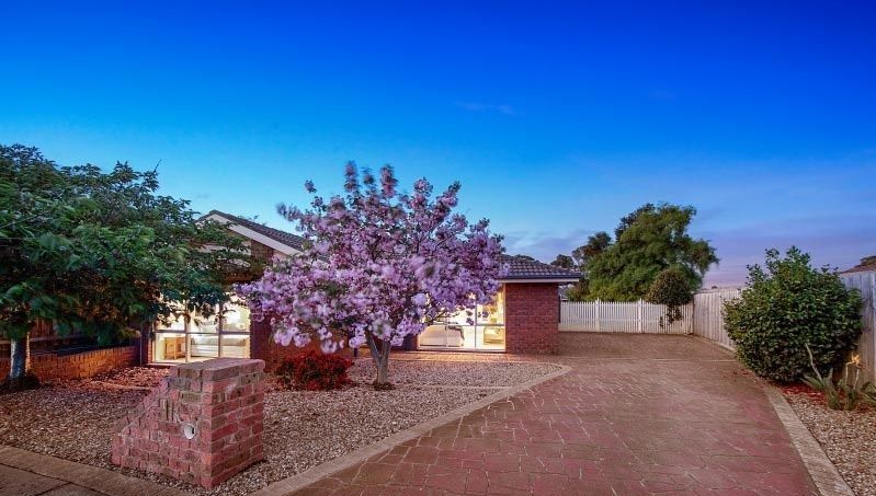4 bedrooms House in 11 Carrington Crescent CARRUM DOWNS VIC, 3201