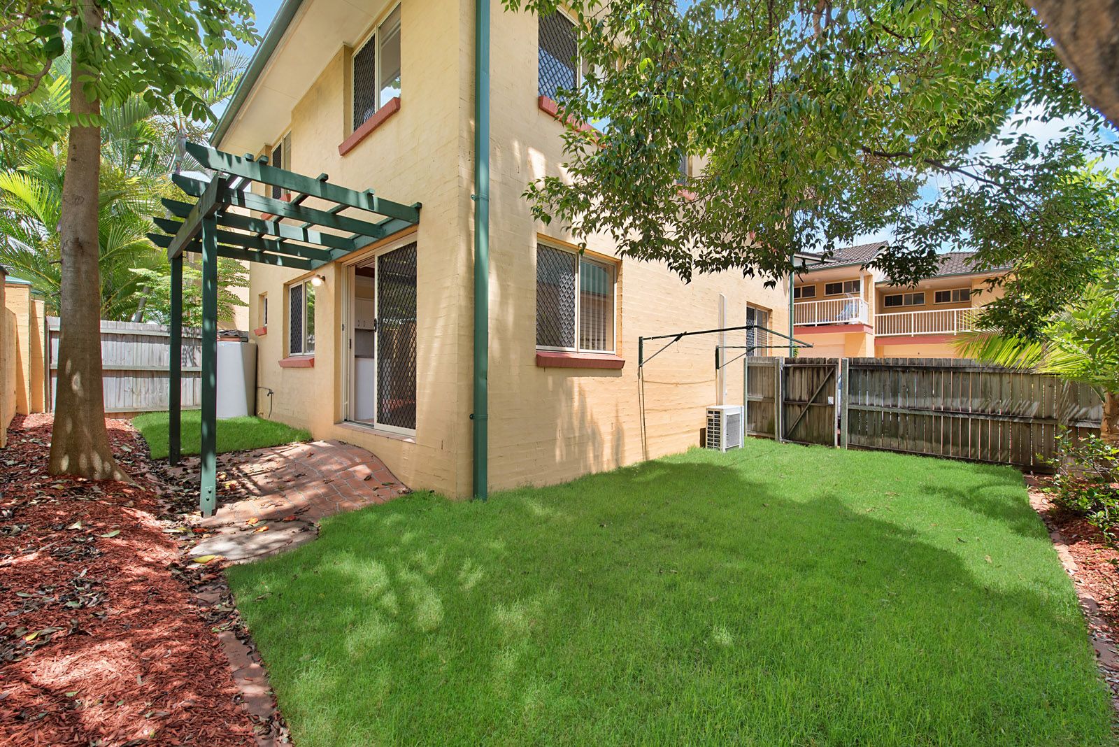 7/32 Iris Street, Holland Park West QLD 4121, Image 0