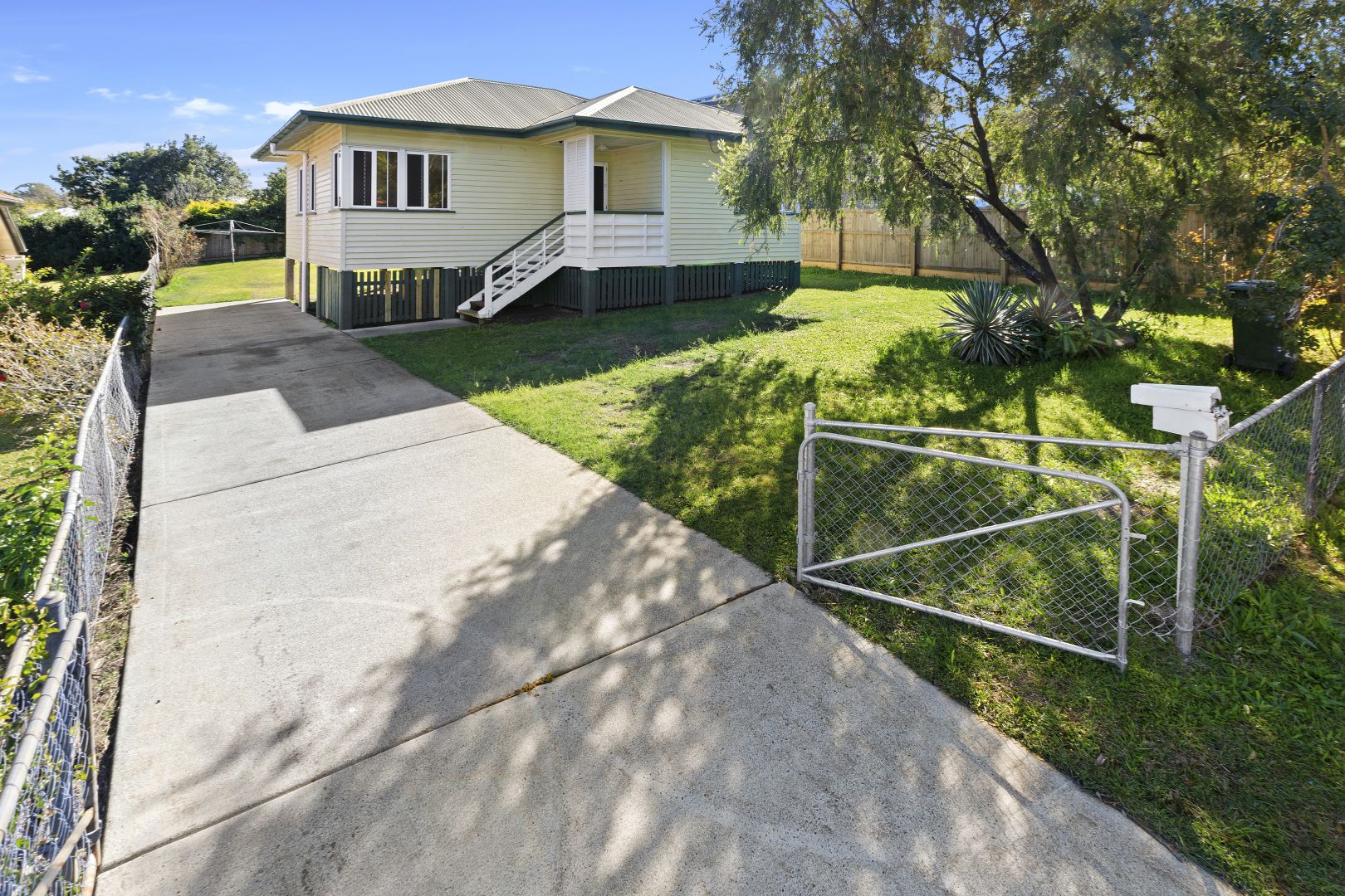 224 Beddoes Street, Holland Park QLD 4121, Image 1