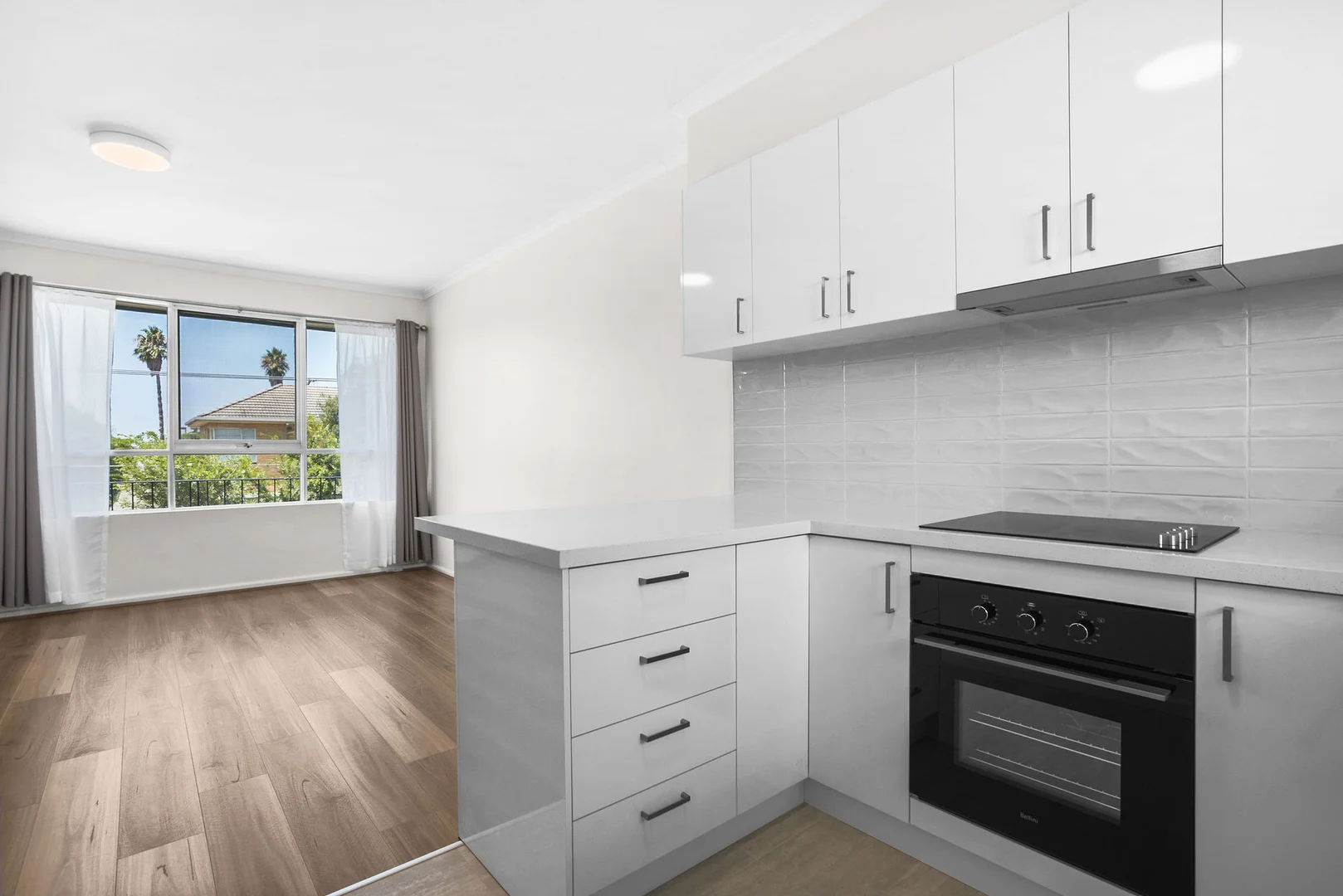 Additional image 3 of 4/87 Como Parade East (enter via Seventh St), Parkdale VIC 3195