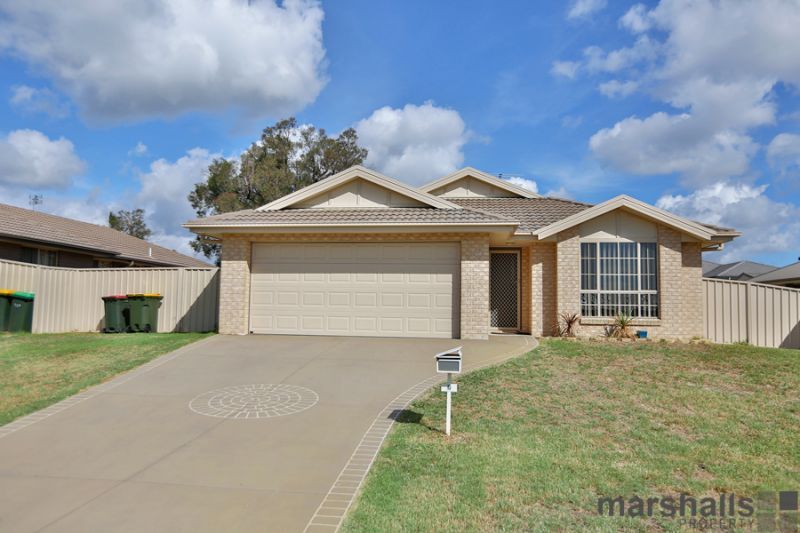 6 Errol Crescent, Heddon Greta Property History & Address Research