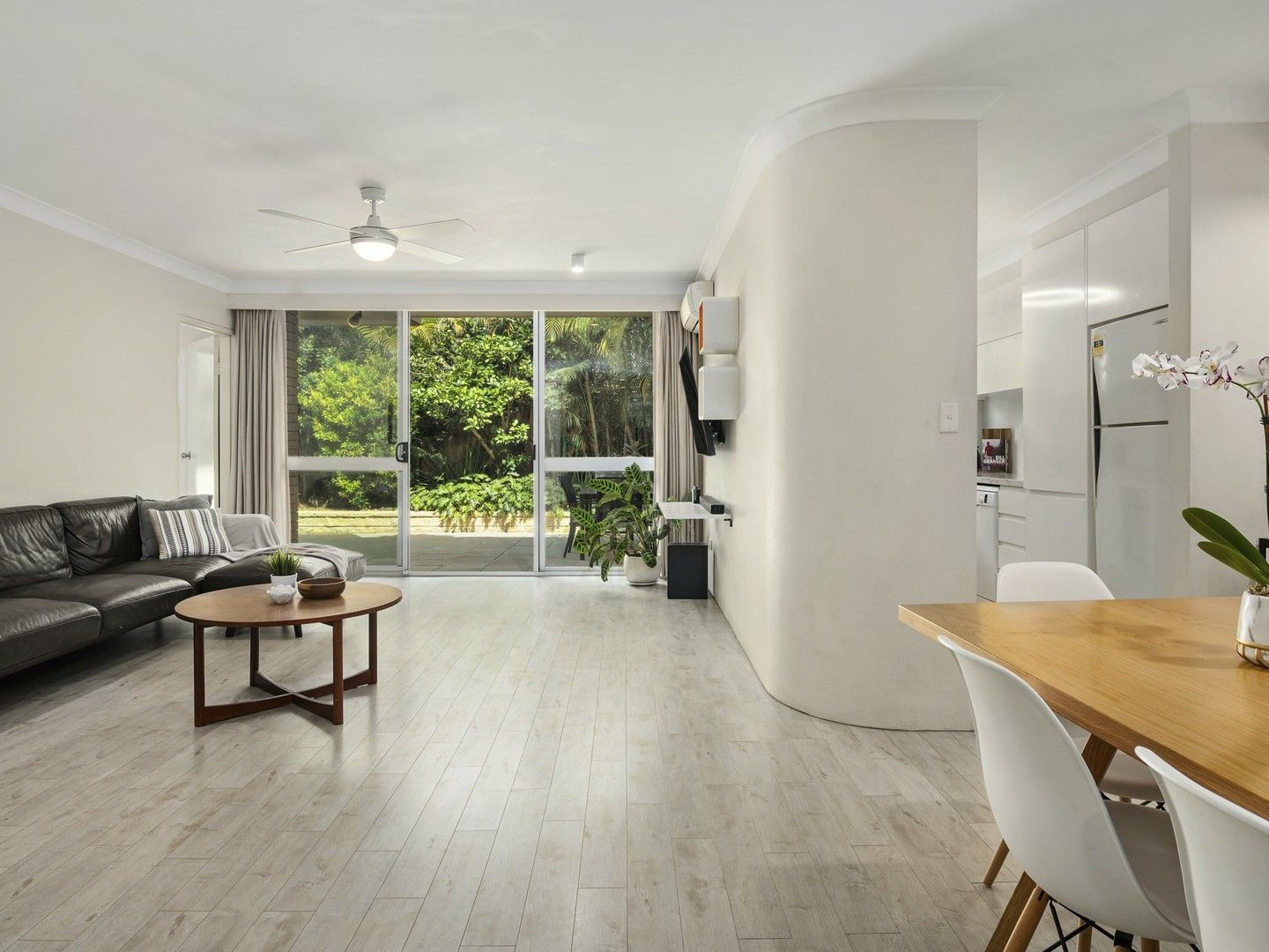 3 bedrooms Apartment / Unit / Flat in 4/86 Burns Bay Road LANE COVE NSW, 2066