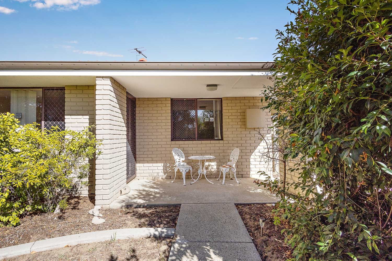 2 bedrooms Duplex in 18B RODING COURT GIRRAWHEEN WA, 6064