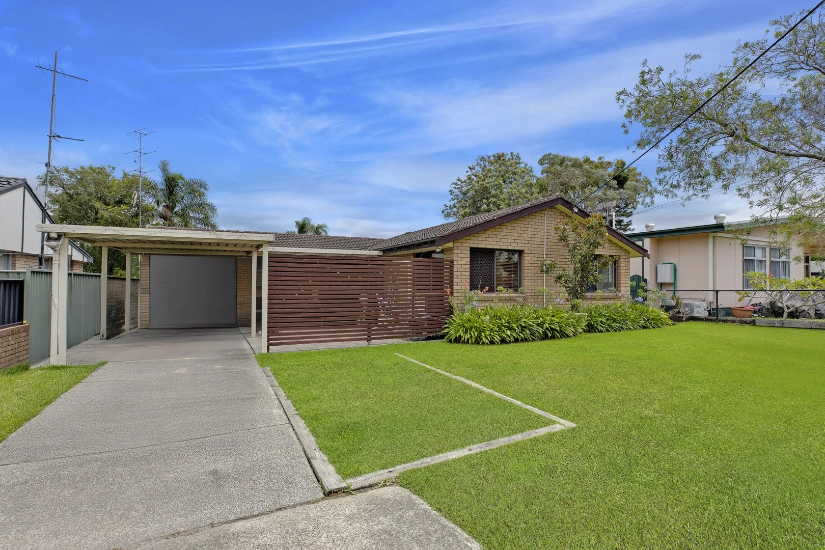 Primary image of 6 Rolfe Avenue, Kanwal NSW 2259