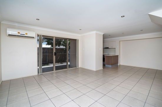 3 bedrooms Townhouse in 172 Fryar Road EAGLEBY QLD, 4207