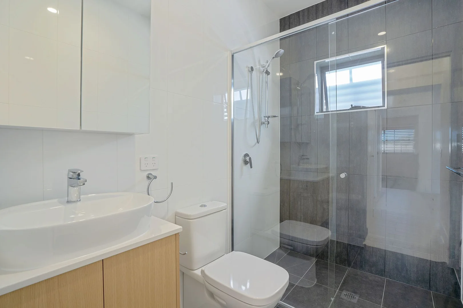 201/41 Milton Avenue, Paradise Point QLD 4216 - Apartment For Rent | Domain