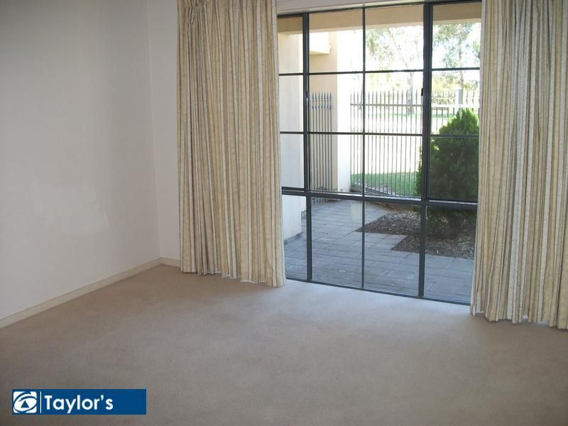 5/16 Parkdale Crescent, Mawson Lakes SA 5095, Image 2