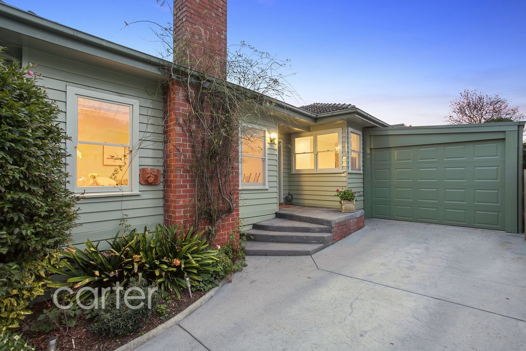 16 Kennedy Avenue, Ringwood VIC 3134, Image 2