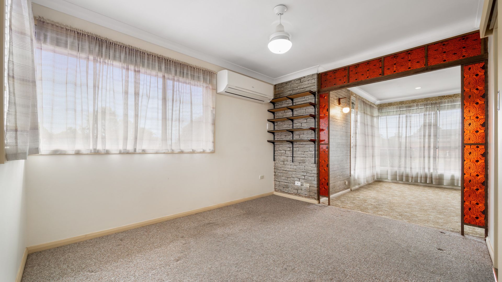 21 First Avenue, Macquarie Fields NSW 2564, Image 1