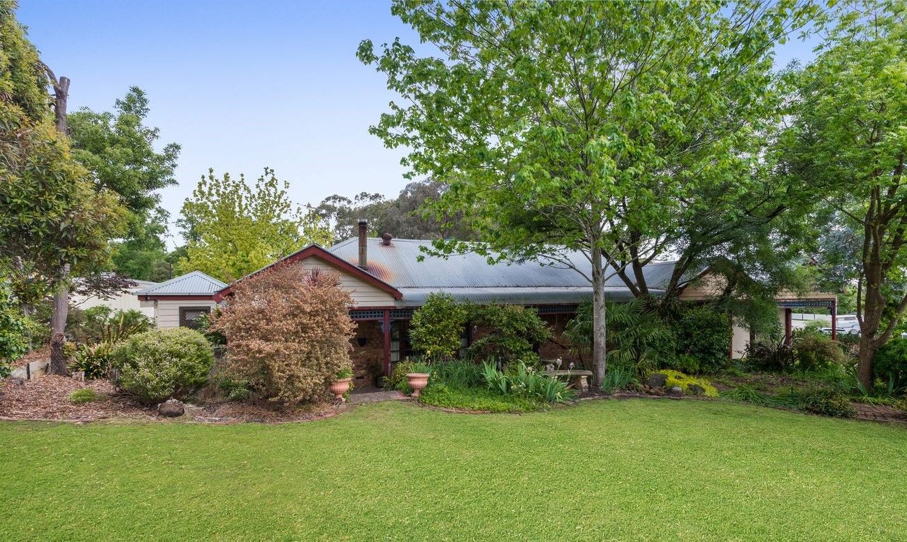 4 bedrooms House in 13 Marna St HEALESVILLE VIC, 3777