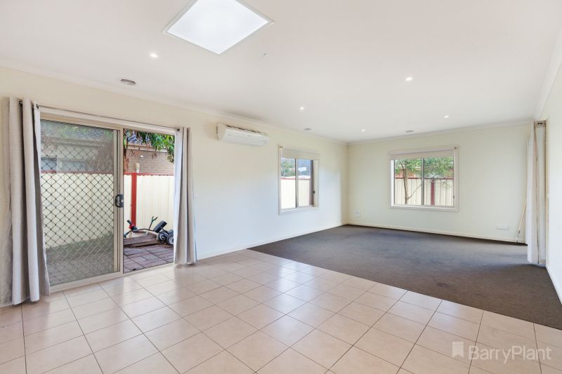 8/5 Eden Place, Wallan VIC 3756, Image 2