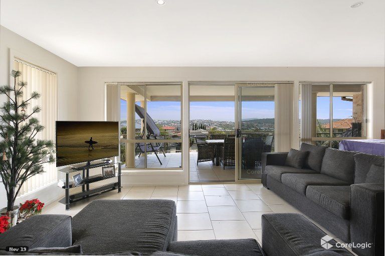 3 bedrooms Townhouse in 29a Byron Circuit FLINDERS NSW, 2529