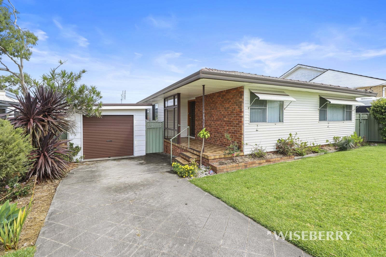 3 bedrooms House in 21 Marmion St MANNERING PARK NSW, 2259