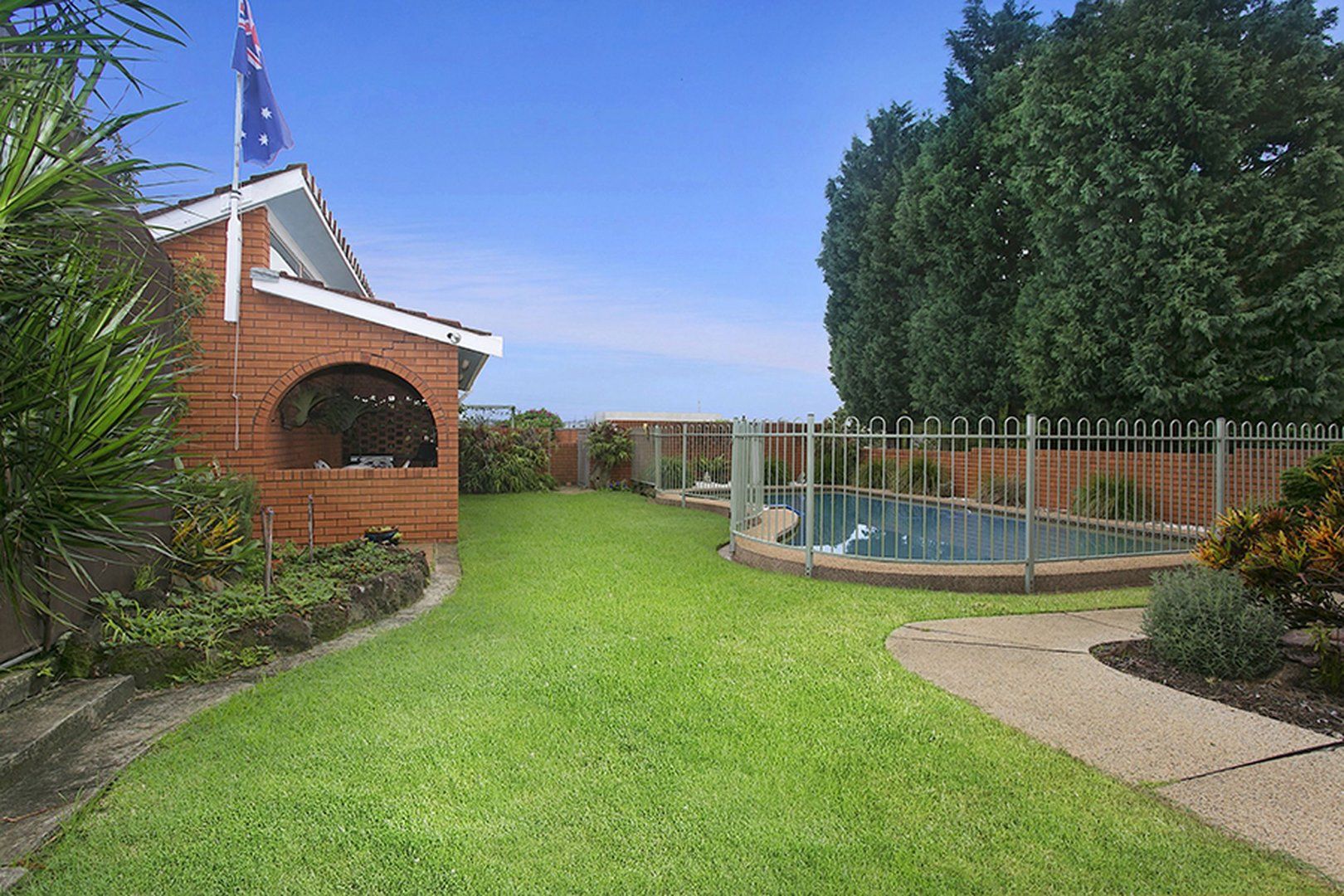 13 Raglan Road, Miranda NSW 2228, Image 2