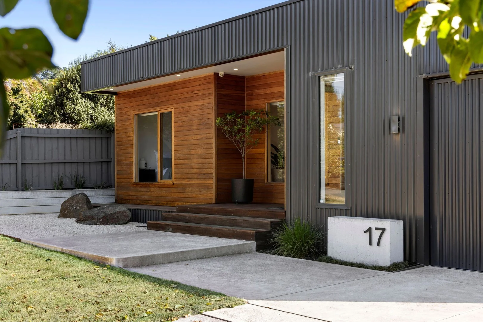 17 Brewster Street, Woodend VIC 3442