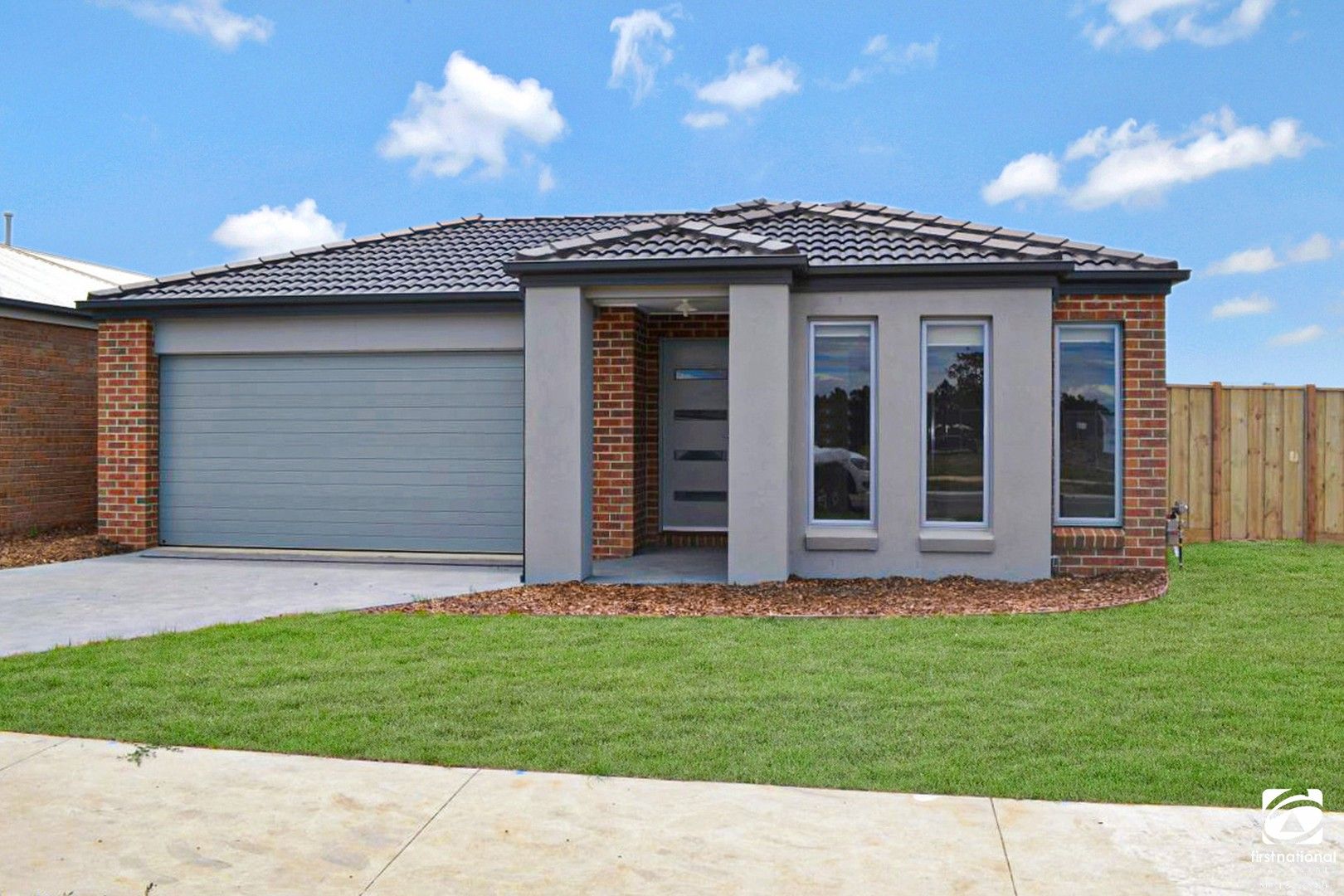 4 bedrooms House in 17 Dianella Place BAIRNSDALE VIC, 3875