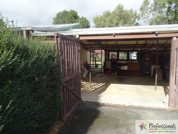 6 Bowers Street, CARDIFF WA 6225, Image 2