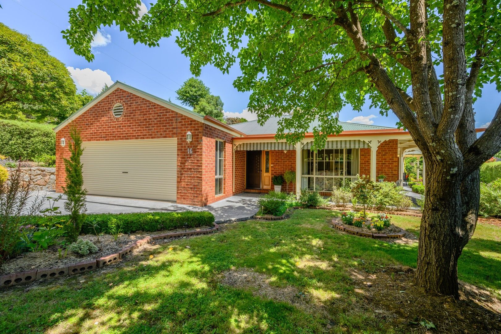 16 Porcellatos Lane, Bright VIC 3741, Image 0