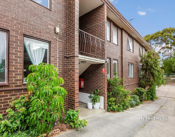 2/42 Passfield Street, Brunswick West VIC 3055