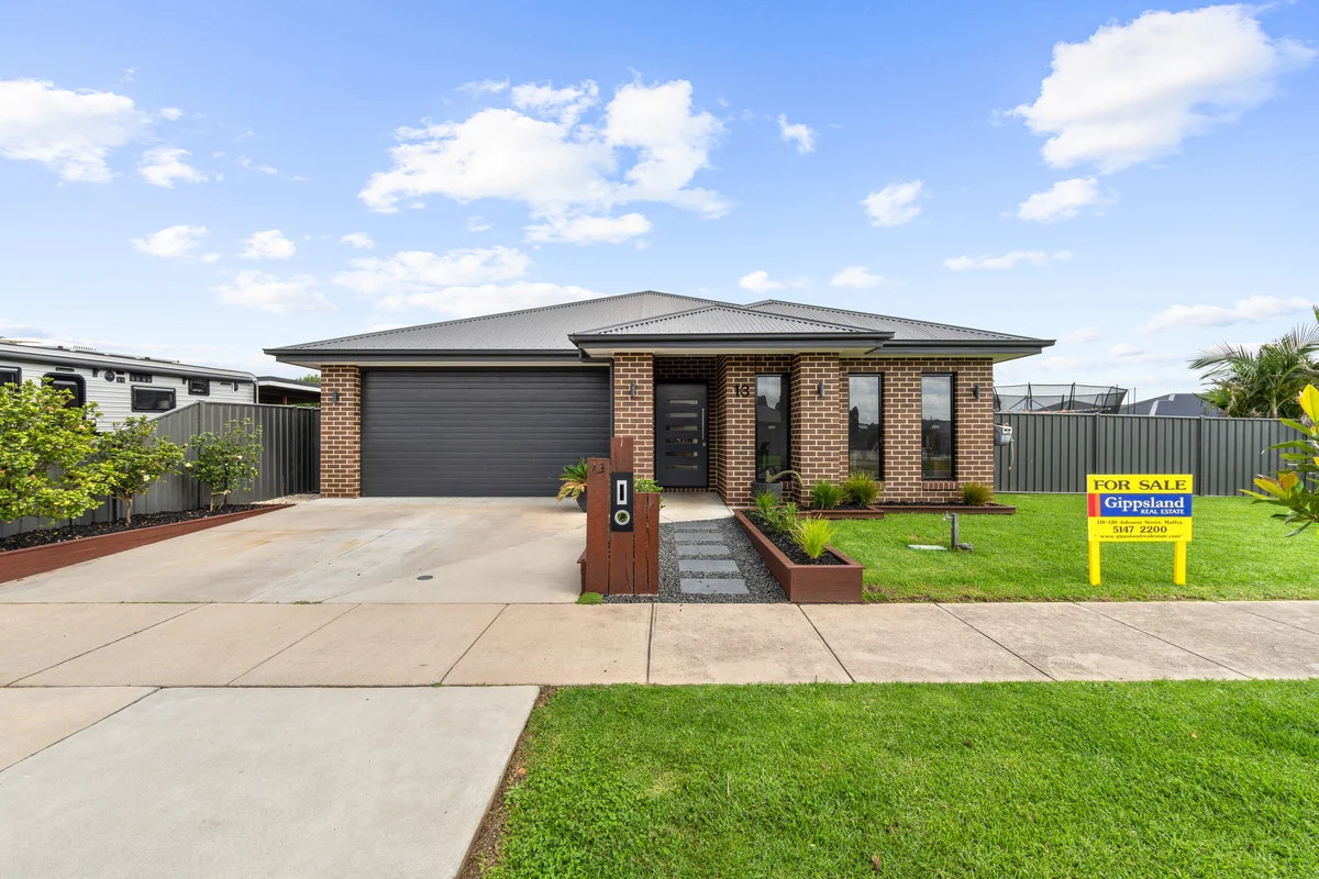 13 Hammond Drive, Maffra VIC 3860