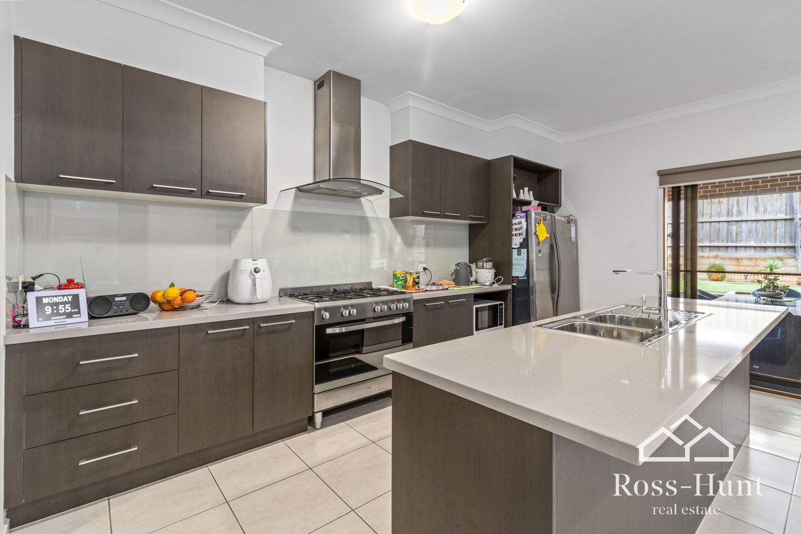 24 Appledale Way, Wantirna South VIC 3152, Image 2