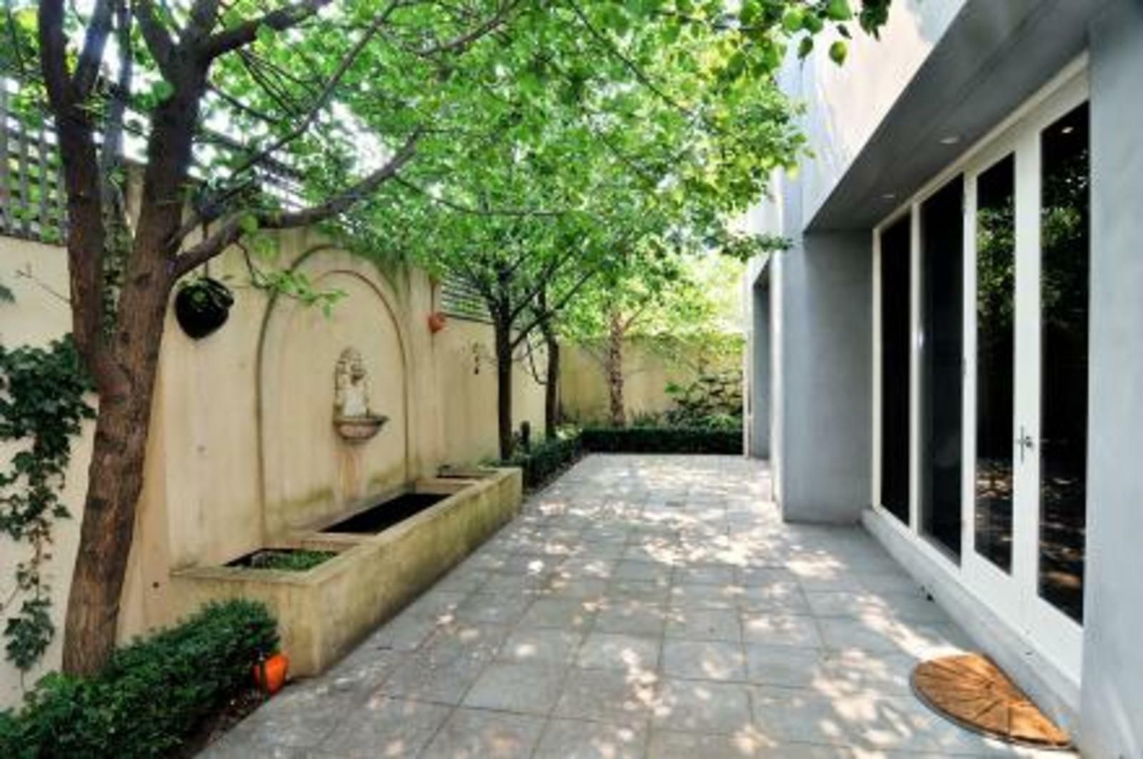 4 bedrooms House in 59 Head St BRIGHTON VIC, 3186