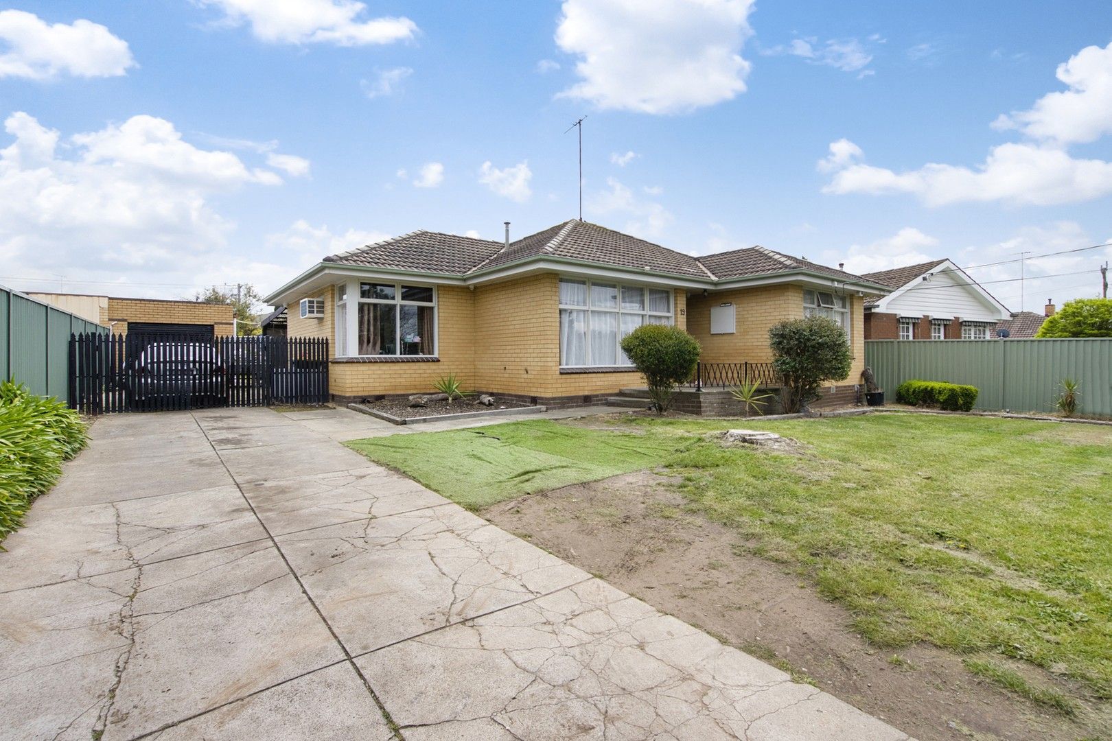 19 Oxford Street, Wendouree VIC 3355, Image 0