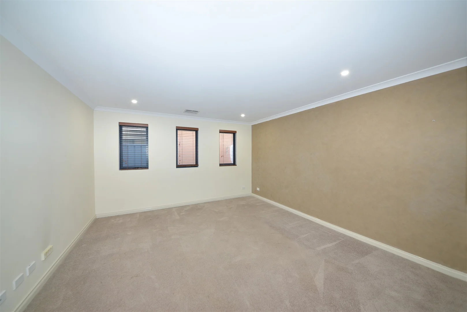 Additional image 9 of 15 Chalk Elbow, Pearsall WA 6065