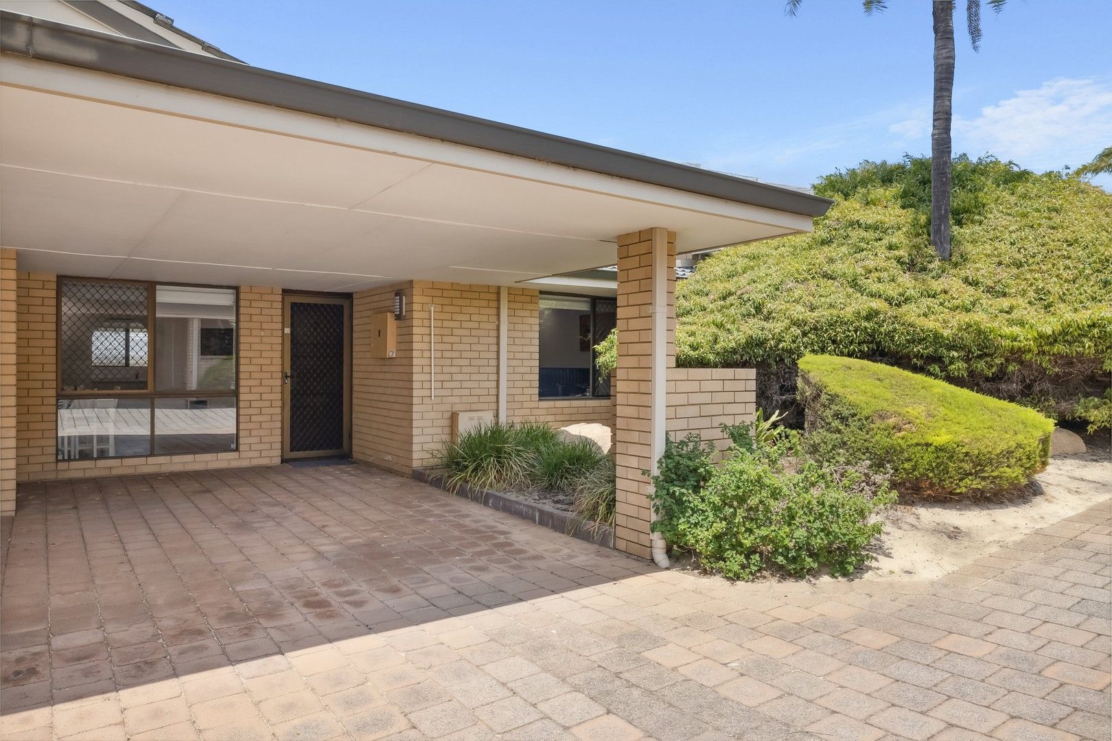 2 bedrooms Apartment / Unit / Flat in 7/97 Moulden Avenue YOKINE WA, 6060