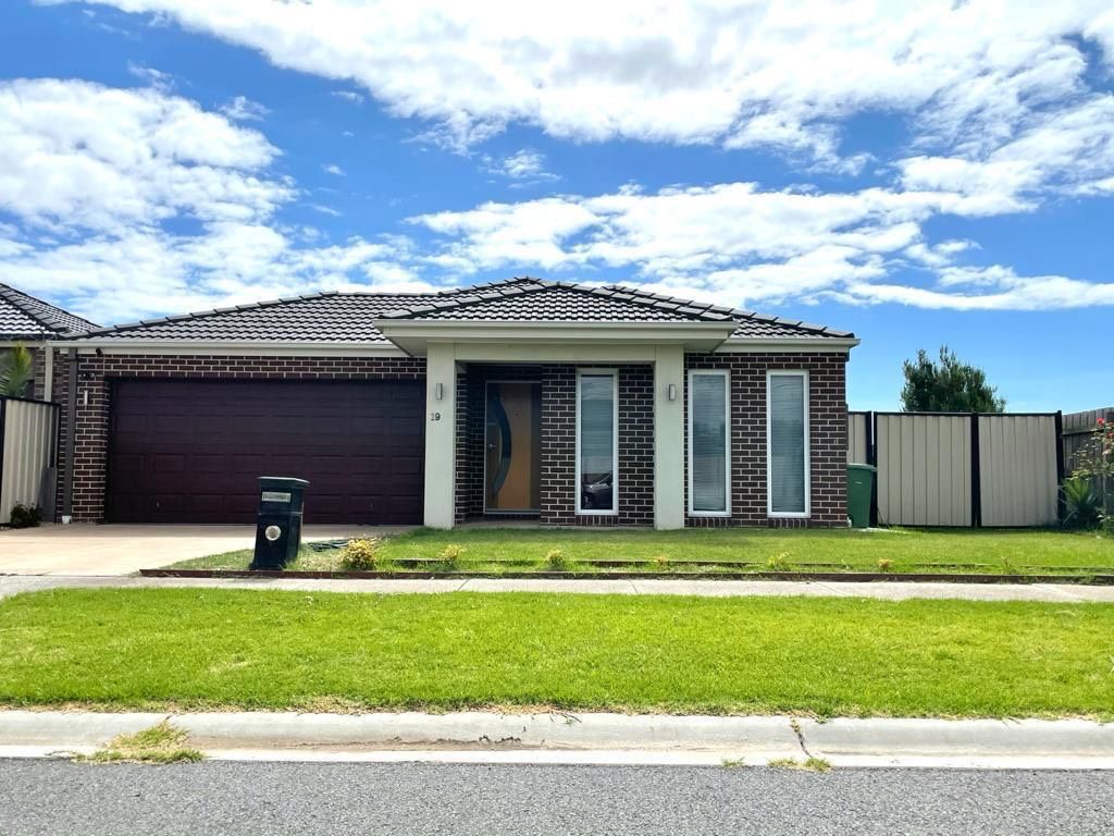 19 Love Street, Lynbrook VIC 3975 House For Rent 550 Domain