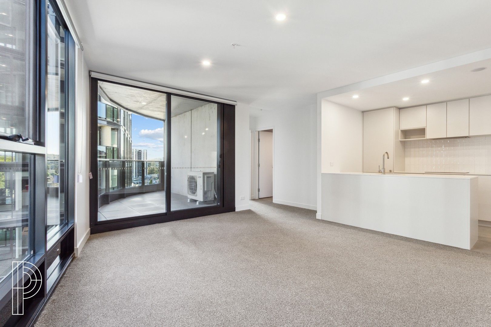 2 beds, 2/11 Launceston Street, Phillip ACT 2606, Image 1