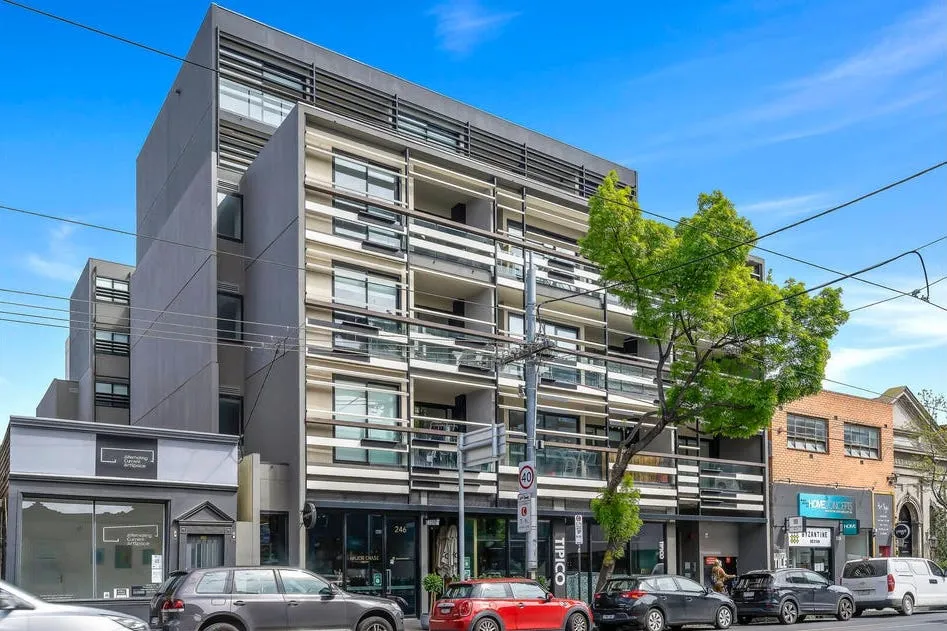 Stylish 2-Bedroom Apartment with Modern Charm, Windsor
