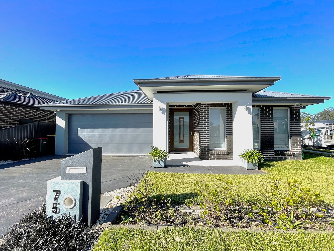 4 bedrooms House in 75 Village Circuit GREGORY HILLS NSW, 2557
