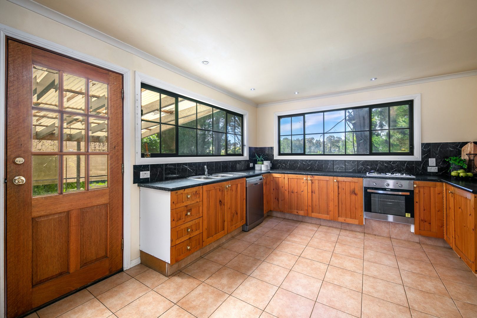 89 Honeysuckle Lane, Woodend VIC 3442, Image 2