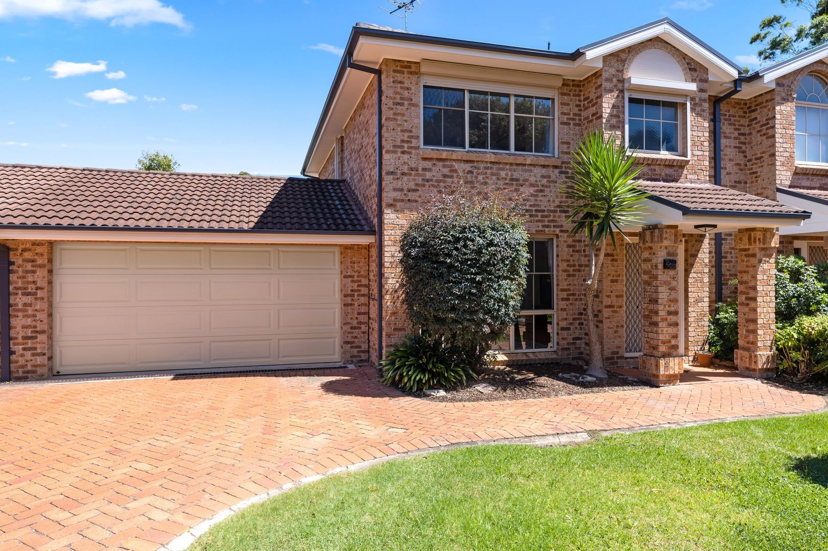 2/22 Dewberry Close, Menai NSW 2234