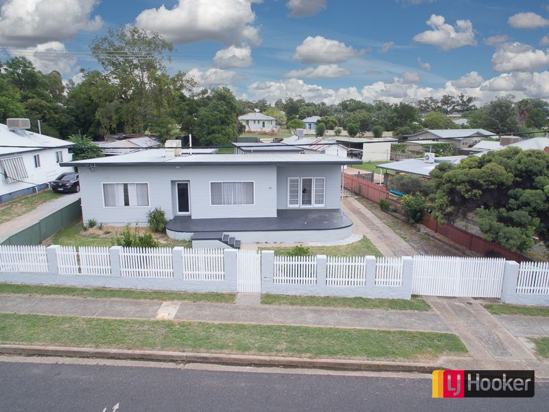 14 Hillvue Road, South Tamworth NSW 2340, Image 0