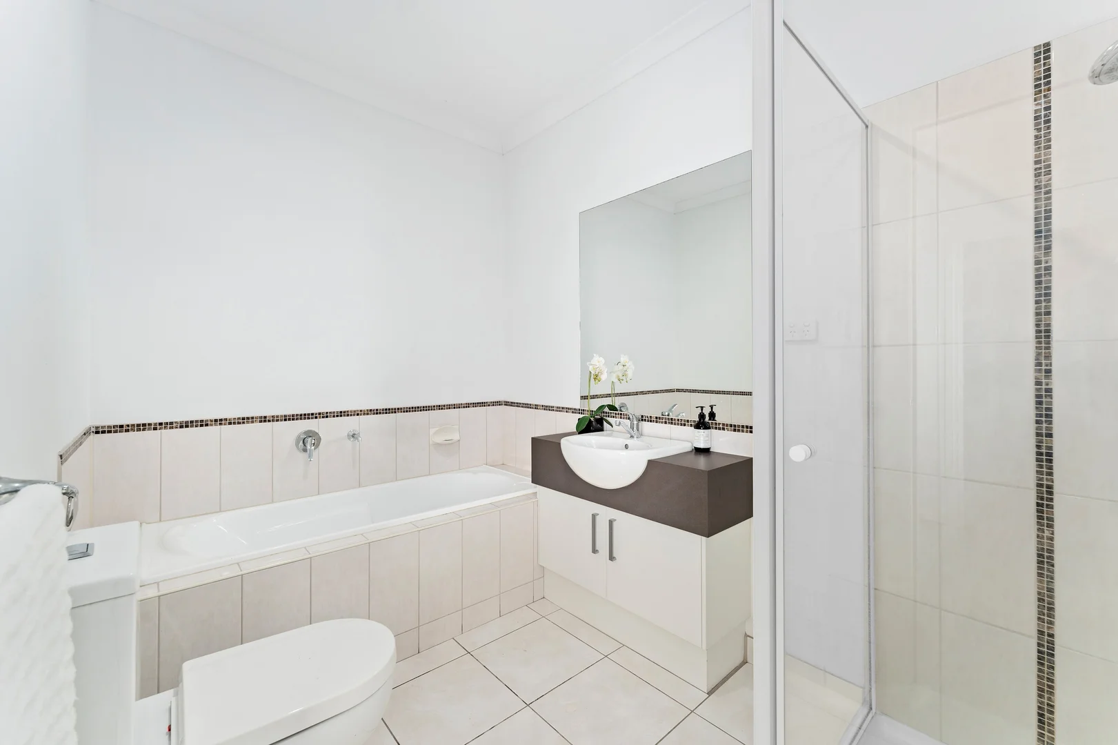 Additional image 9 of 2/16 Kennaugh Street, Oakleigh East VIC 3166