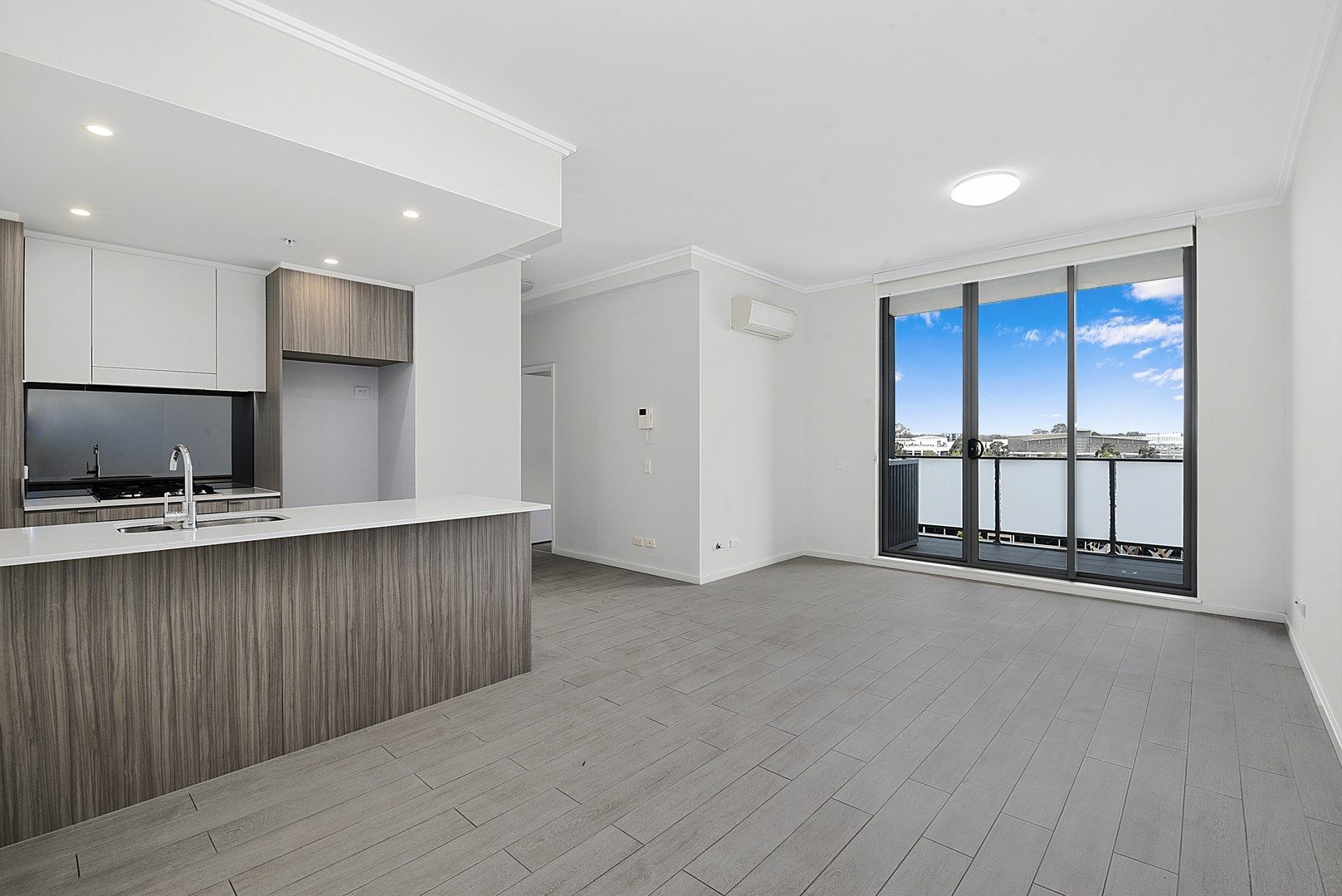 2 bedrooms Apartment / Unit / Flat in 330/1-39 Lord Sheffield Circuit PENRITH NSW, 2750