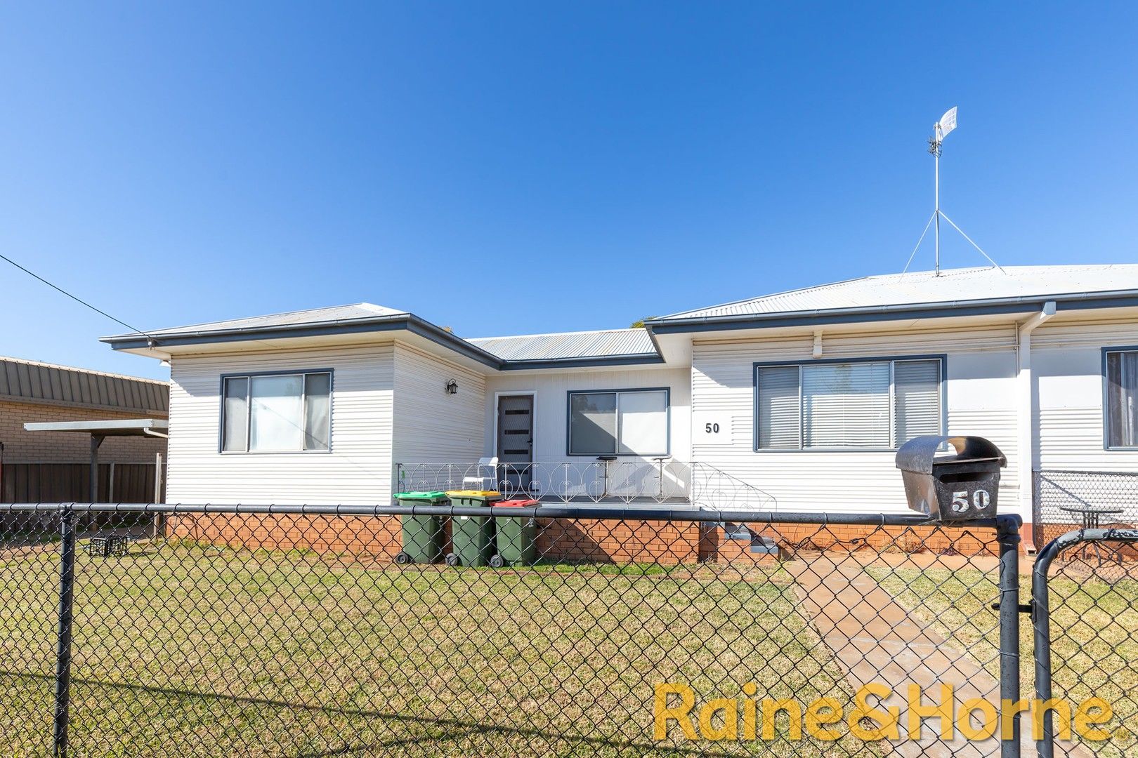 2 bedrooms Duplex in 50 Young Street DUBBO NSW, 2830