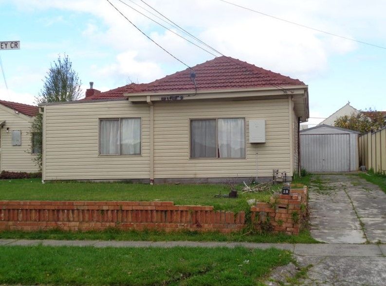 4 bedrooms House in 28 Mainehey Crescent SPRINGVALE VIC, 3171