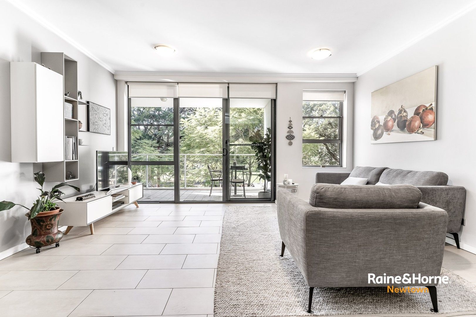 1 bedrooms Apartment / Unit / Flat in 66/249 Chalmers Street REDFERN NSW, 2016