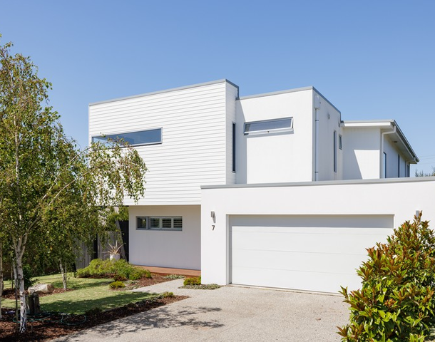 7 Waterford Drive, Cowes VIC 3922