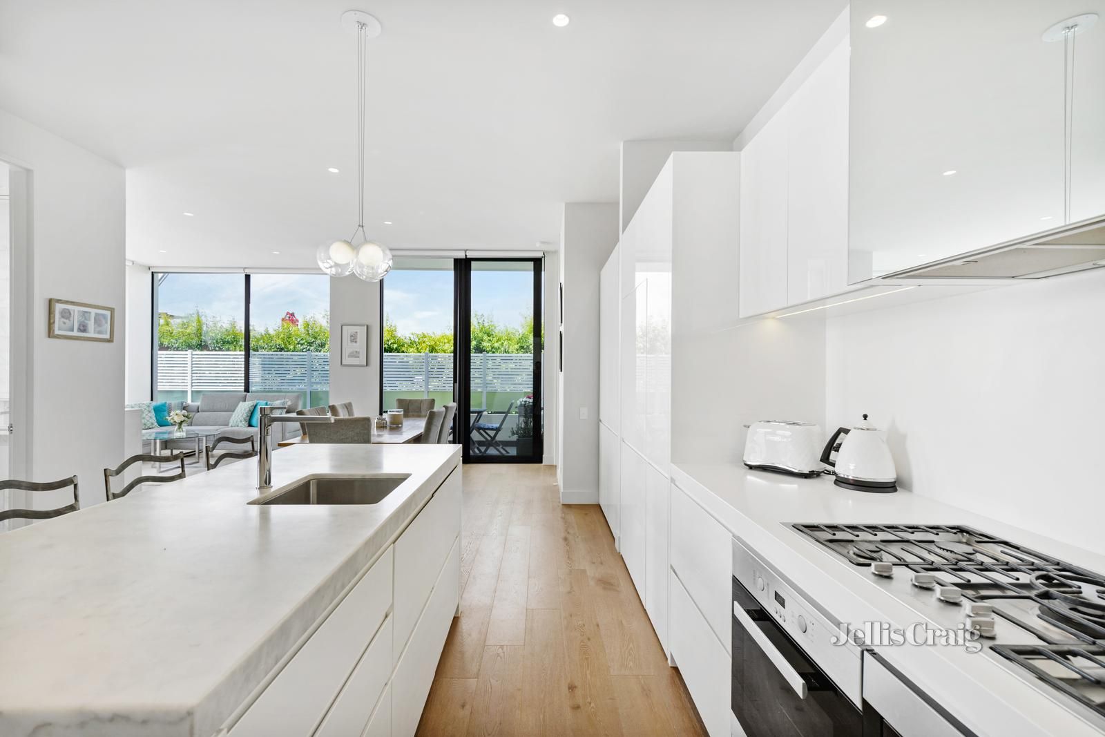 2 bedrooms Apartment / Unit / Flat in 21/171 Church Street BRIGHTON VIC, 3186