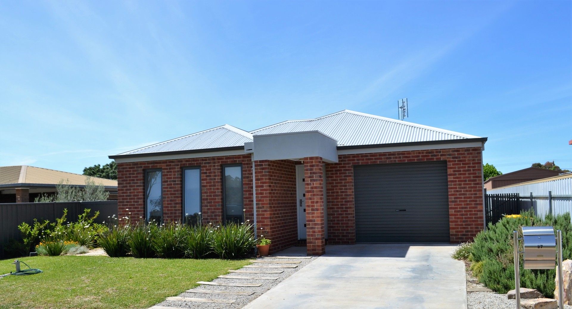 2 bedrooms House in 1/7 Yeats Street CASTLEMAINE VIC, 3450